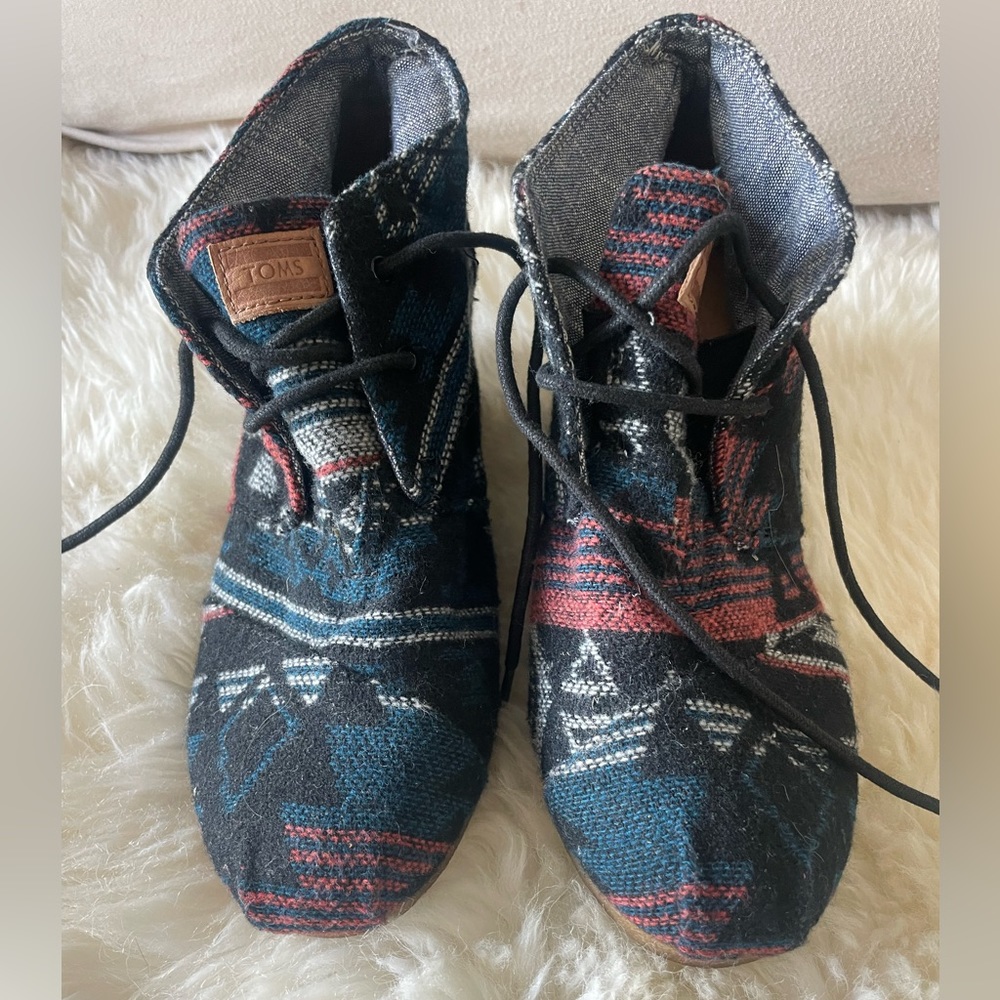 Toms wedges